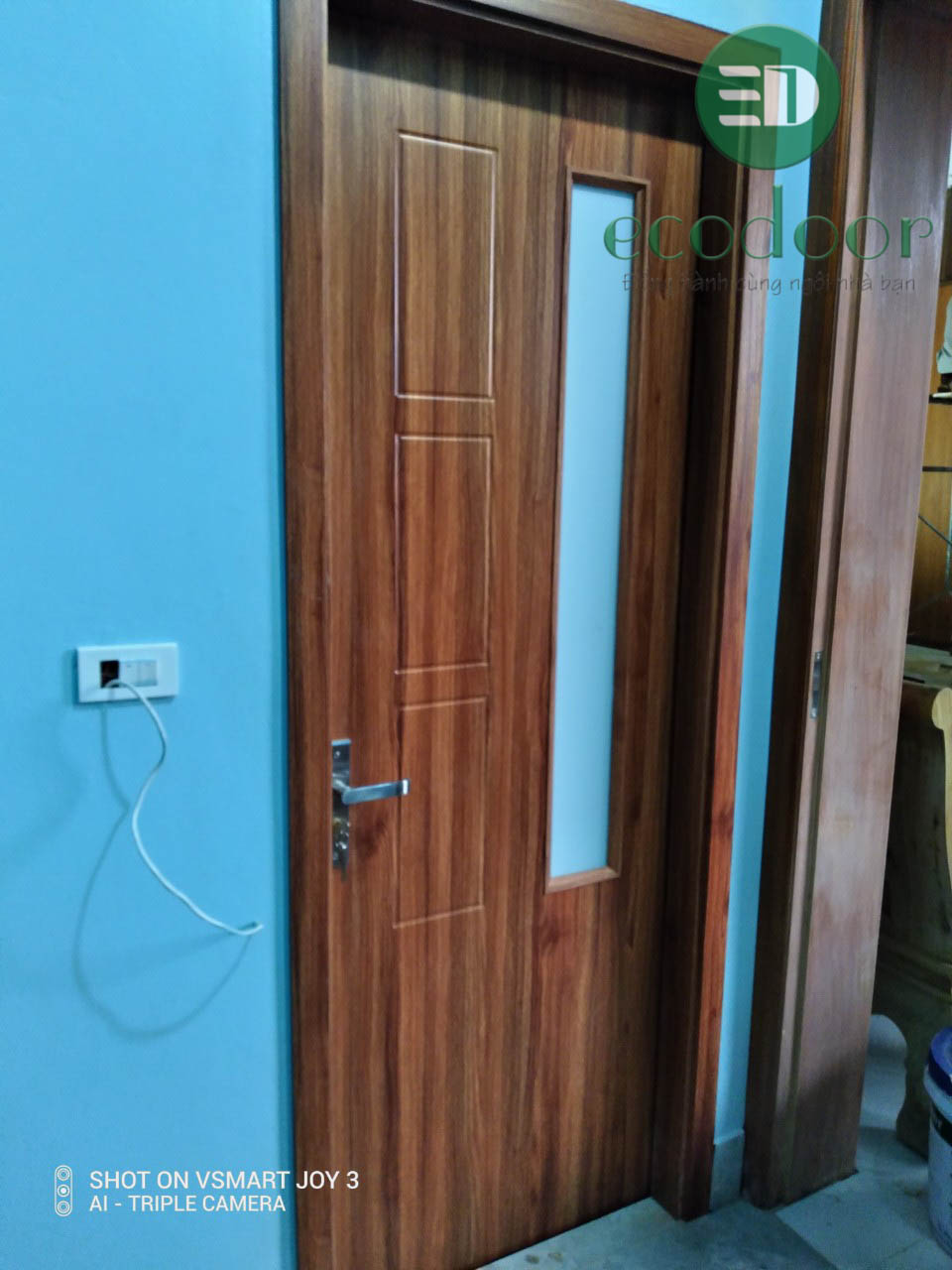 Thi công cửa gỗ nhựa ecodoor tại công trình ở Bắc Giang